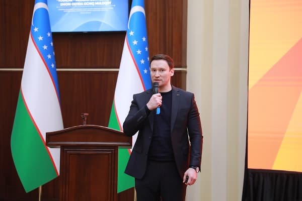 Рустам Қориев